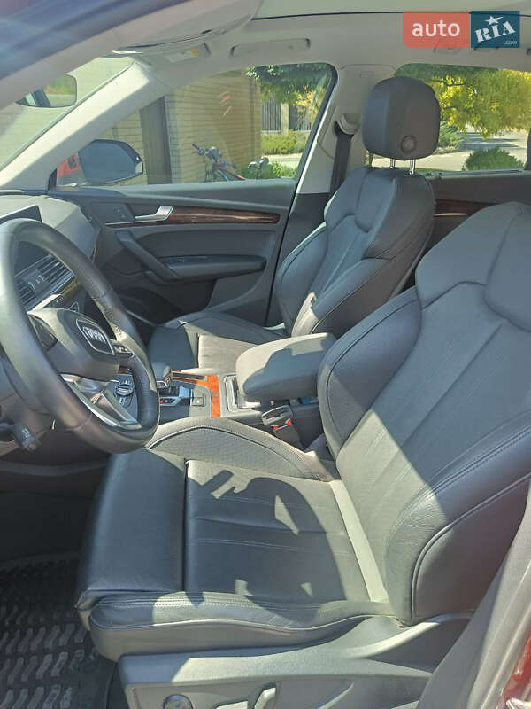 Внедорожник / Кроссовер Audi Q5 2017 в Запорожье