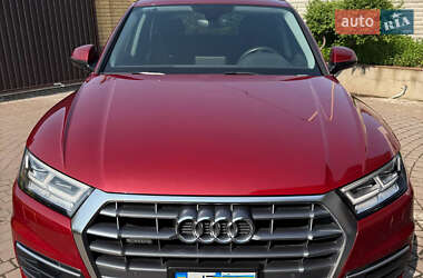 Внедорожник / Кроссовер Audi Q5 2017 в 