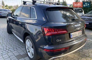 Позашляховик / Кросовер Audi Q5 2017 в 