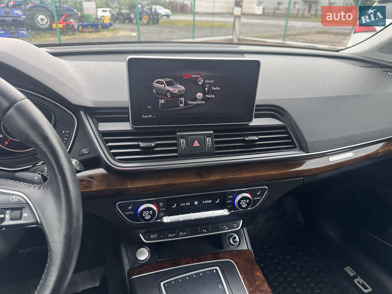 Внедорожник / Кроссовер Audi Q5 2018 в Луцке