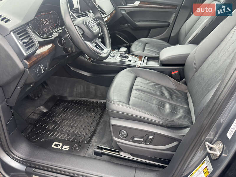 Внедорожник / Кроссовер Audi Q5 2018 в Луцке