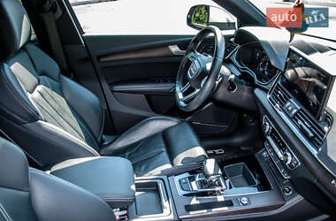 Внедорожник / Кроссовер Audi Q5 2022 в 