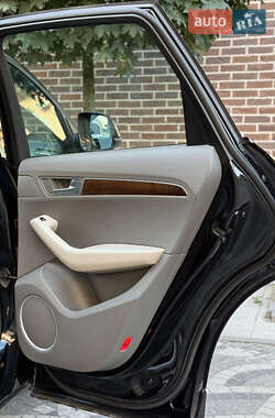 Внедорожник / Кроссовер Audi Q5 2010 в 