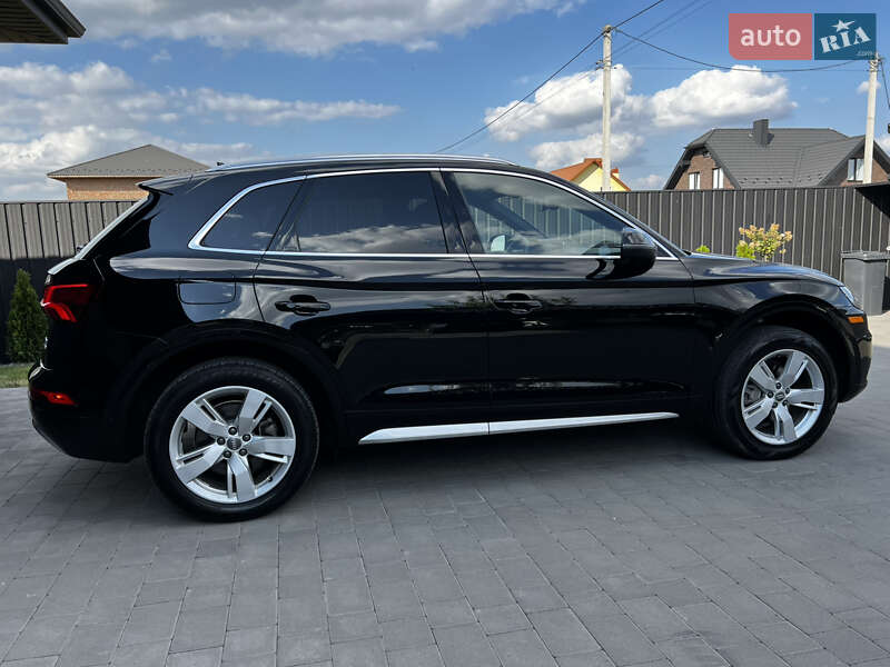 Позашляховик / Кросовер Audi Q5 2018 в Луцьку