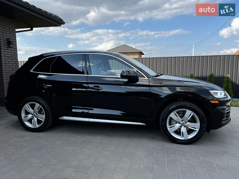 Позашляховик / Кросовер Audi Q5 2018 в Луцьку