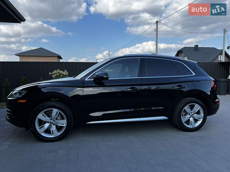 Позашляховик / Кросовер Audi Q5 2018 в Луцьку