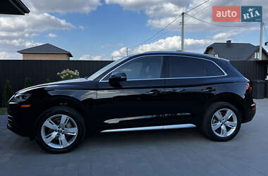 Внедорожник / Кроссовер Audi Q5 2018 в 