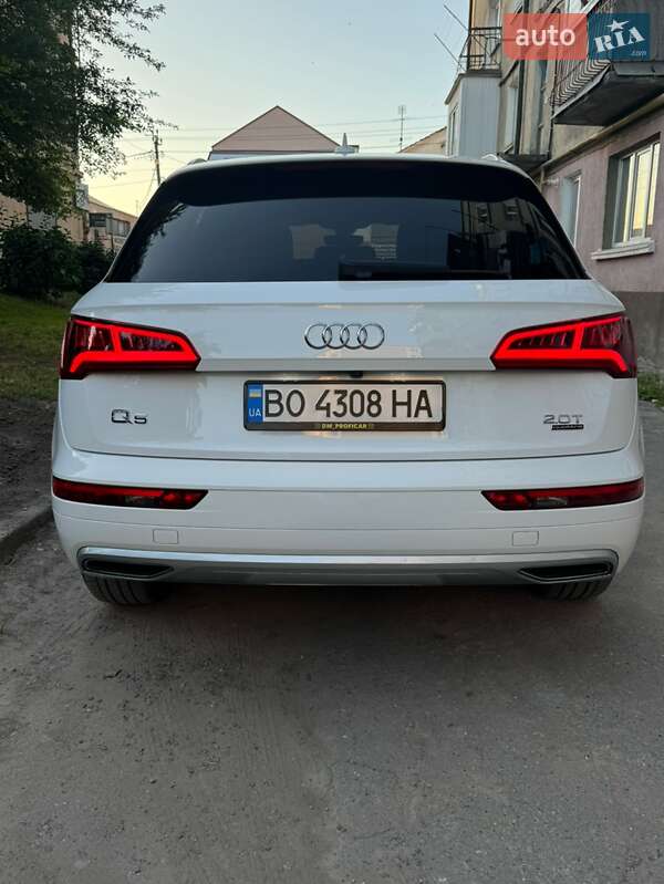 Внедорожник / Кроссовер Audi Q5 2017 в Бережанах