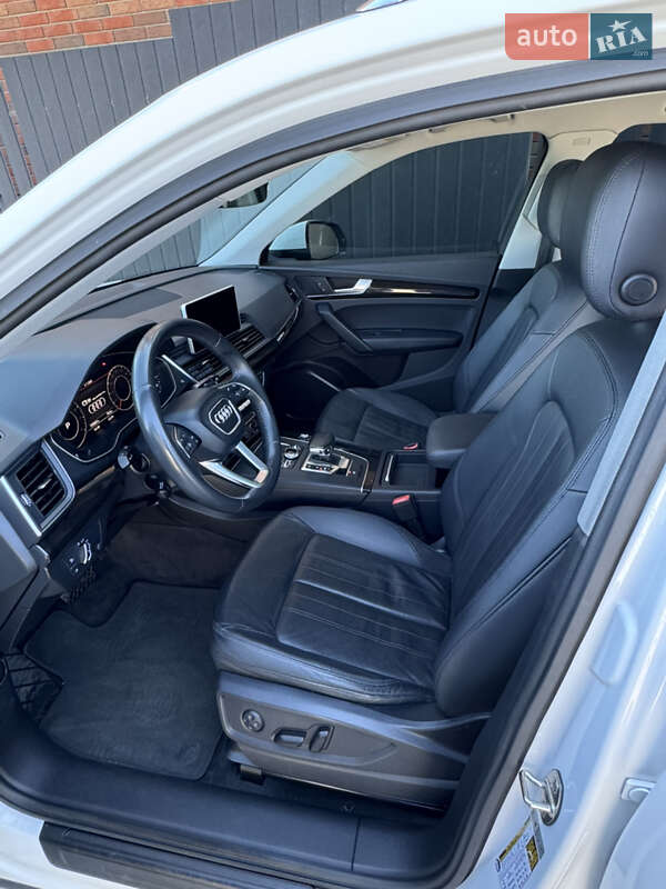 Внедорожник / Кроссовер Audi Q5 2017 в Бережанах