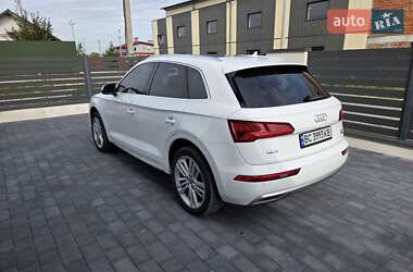 Внедорожник / Кроссовер Audi Q5 2018 в 