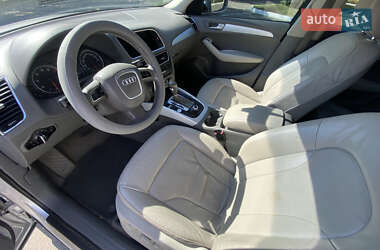Внедорожник / Кроссовер Audi Q5 2009 в 