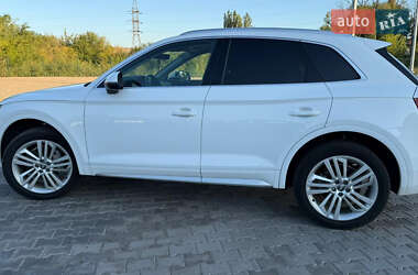 Внедорожник / Кроссовер Audi Q5 2017 в 