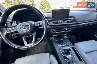 Позашляховик / Кросовер Audi Q5 2018 в 