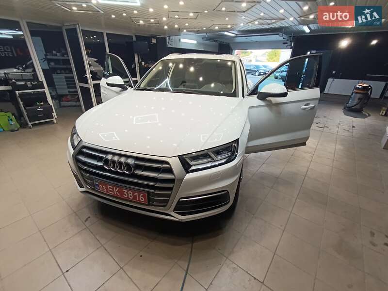 Внедорожник / Кроссовер Audi Q5 2018 в Нововолынске фото 5 Внедорожник / Кроссовер Audi Q5 2018 в Нововолынске
