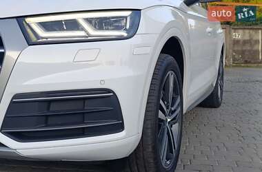 Внедорожник / Кроссовер Audi Q5 2018 в 