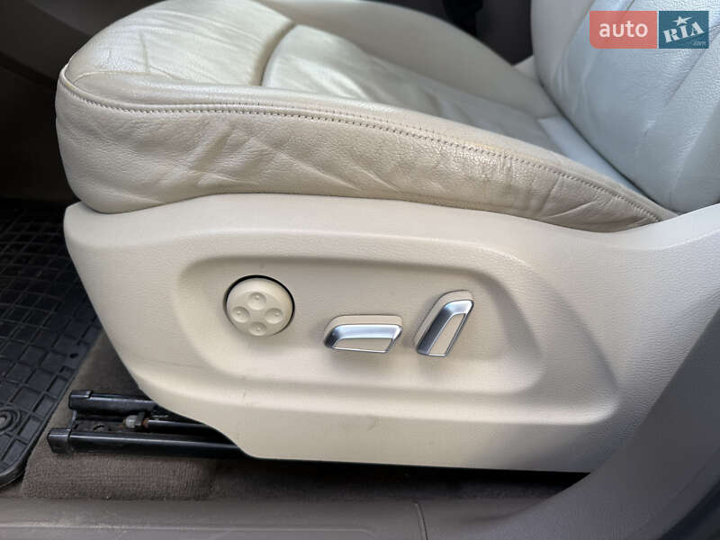 Внедорожник / Кроссовер Audi Q5 2015 в Стрые