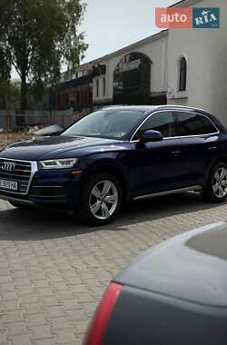 Внедорожник / Кроссовер Audi Q5 2018 в 