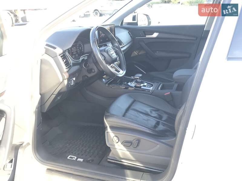 Позашляховик / Кросовер Audi Q5 2022 в Києві