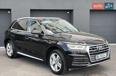 Внедорожник / Кроссовер Audi Q5 2017 в 