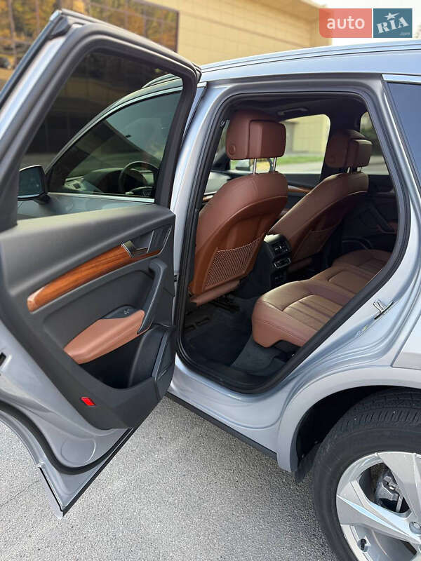 Позашляховик / Кросовер Audi Q5 2022 в Запоріжжі