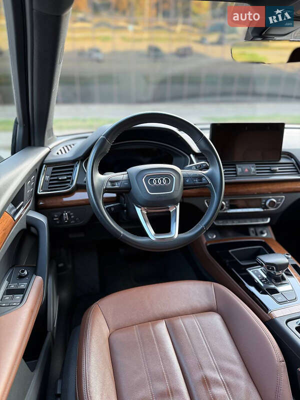 Позашляховик / Кросовер Audi Q5 2022 в Запоріжжі