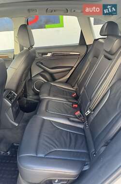 Позашляховик / Кросовер Audi Q5 2015 в 