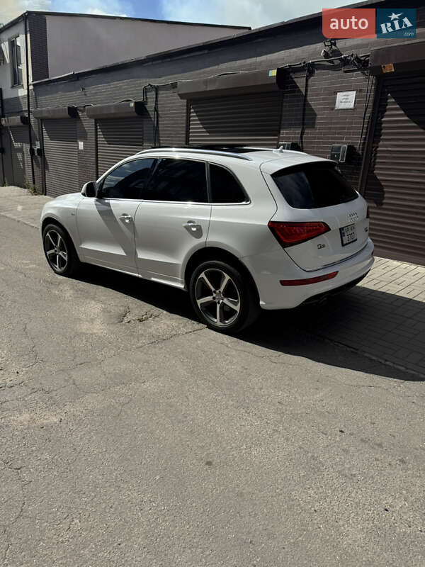 Позашляховик / Кросовер Audi Q5 2015 в Запоріжжі