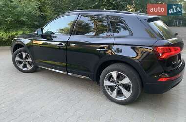 Внедорожник / Кроссовер Audi Q5 2020 в 