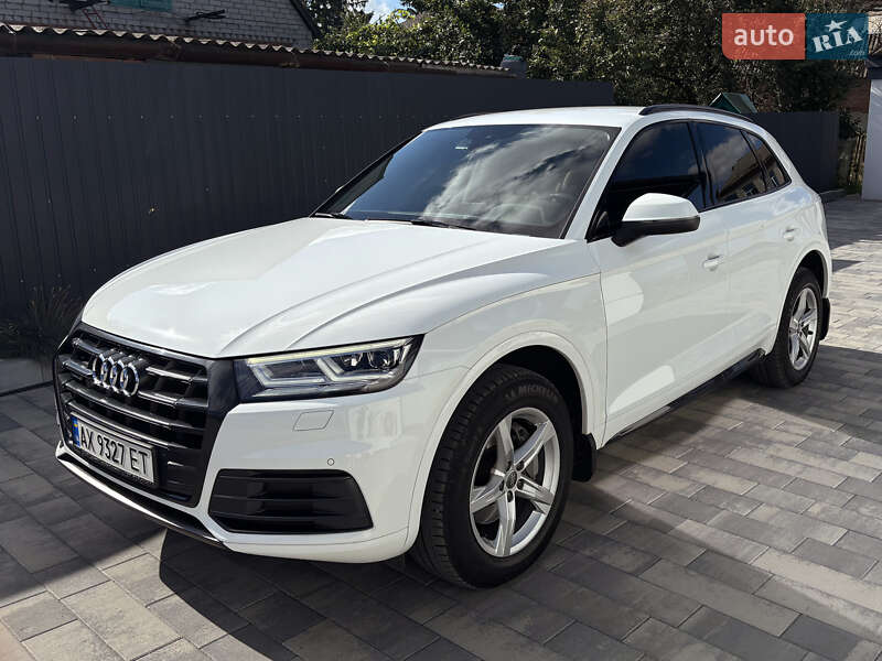 Внедорожник / Кроссовер Audi Q5 2017 в Валках