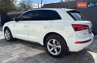Внедорожник / Кроссовер Audi Q5 2017 в 