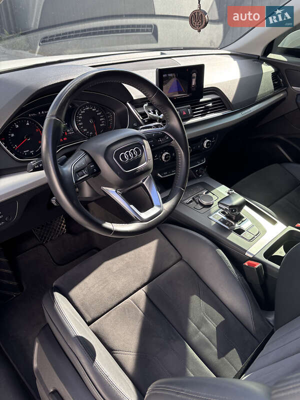 Внедорожник / Кроссовер Audi Q5 2017 в Валках