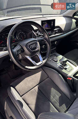 Внедорожник / Кроссовер Audi Q5 2017 в 