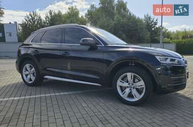 Внедорожник / Кроссовер Audi Q5 2018 в 
