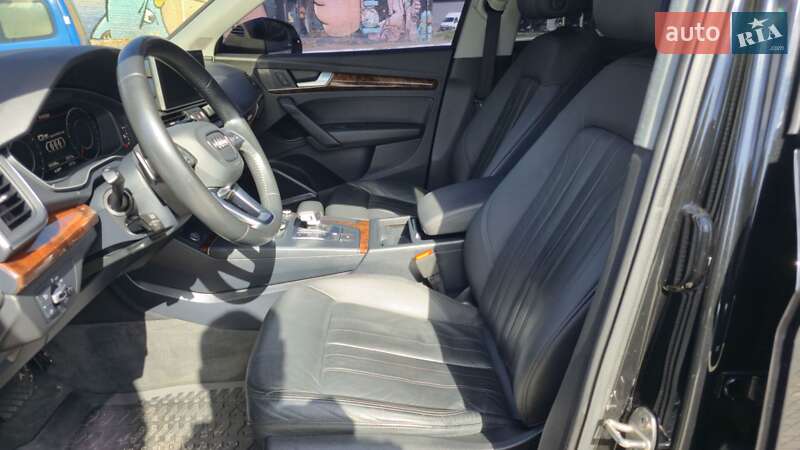 Внедорожник / Кроссовер Audi Q5 2018 в Луцке