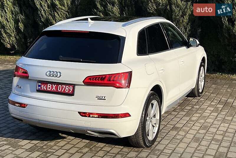 Позашляховик / Кросовер Audi Q5 2017 в Львові