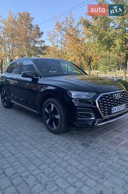 Позашляховик / Кросовер Audi Q5 2023 в 