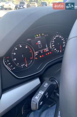 Позашляховик / Кросовер Audi Q5 2023 в 