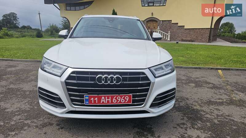 Внедорожник / Кроссовер Audi Q5 2018 в 