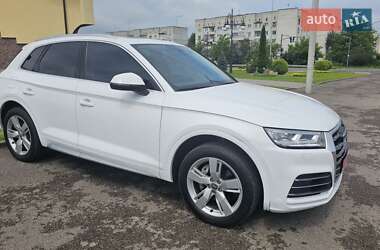 Внедорожник / Кроссовер Audi Q5 2018 в 