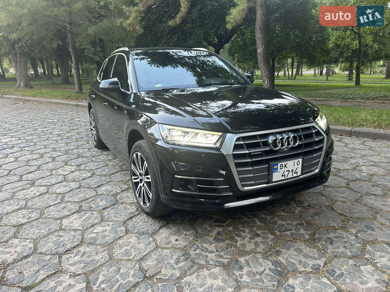 Внедорожник / Кроссовер Audi Q5 2017 в Ровно