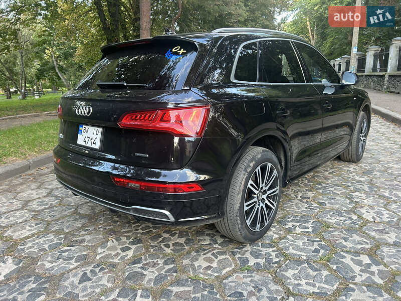 Внедорожник / Кроссовер Audi Q5 2017 в Ровно