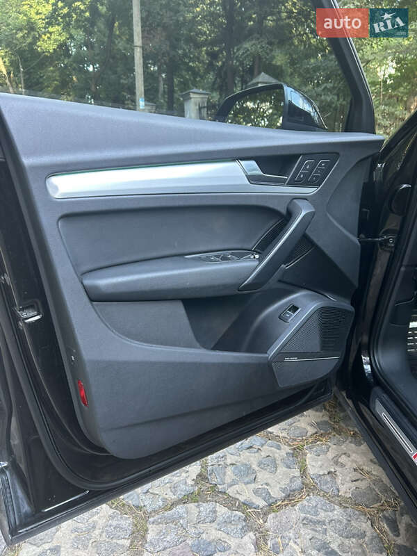 Внедорожник / Кроссовер Audi Q5 2017 в Ровно