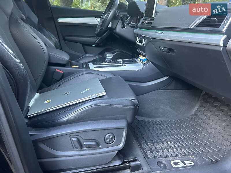 Внедорожник / Кроссовер Audi Q5 2017 в Ровно