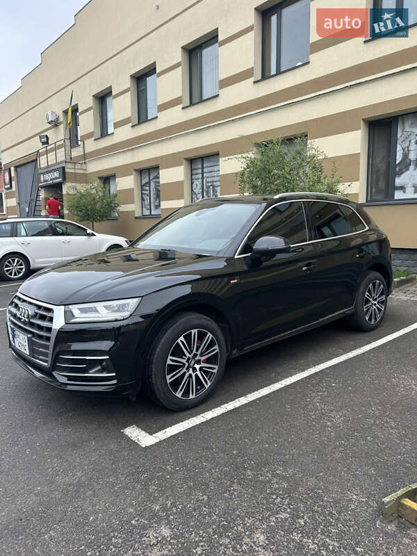 Внедорожник / Кроссовер Audi Q5 2017 в Ровно