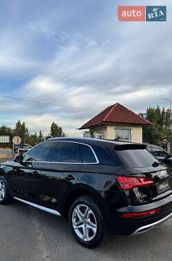 Внедорожник / Кроссовер Audi Q5 2018 в 