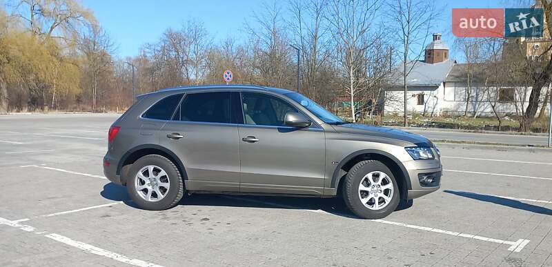 Внедорожник / Кроссовер Audi Q5 2009 в Дрогобыче