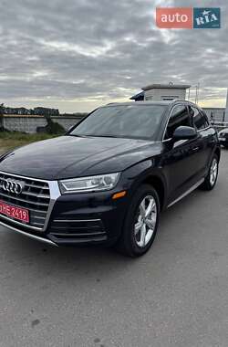 Внедорожник / Кроссовер Audi Q5 2018 в 