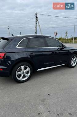 Внедорожник / Кроссовер Audi Q5 2018 в 