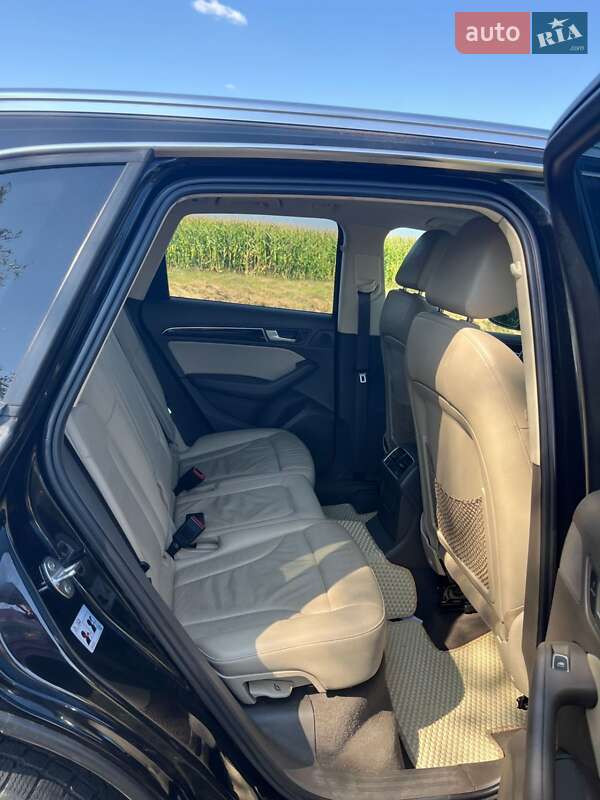 Внедорожник / Кроссовер Audi Q5 2012 в Дубровице