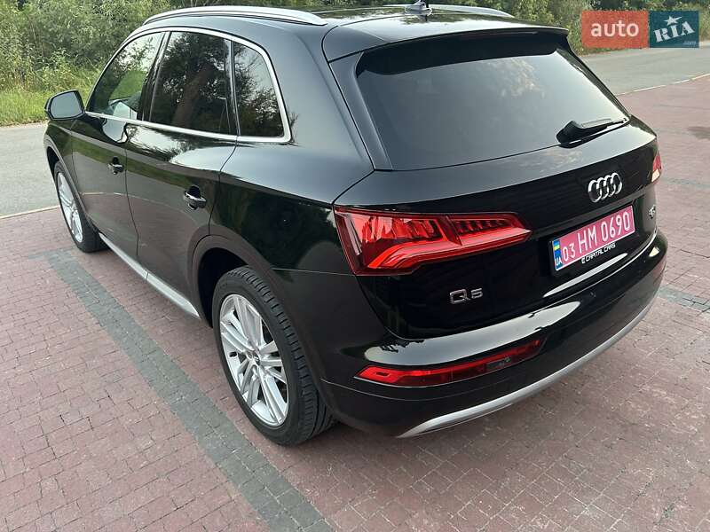 Позашляховик / Кросовер Audi Q5 2017 в Києві